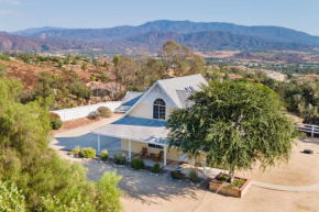 Wine Country Retreat Gorgeous Views Minutes to Wineries